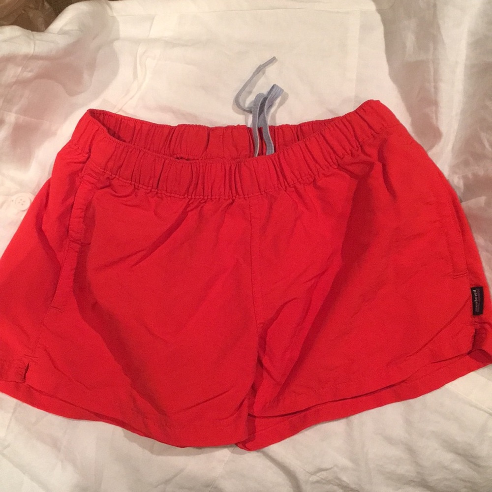 Women’s Patagonia baggies - red